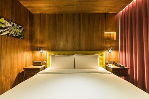 Hochwertige Bettwaren, kostenlose Minibar, Zimmersafe, Schreibtisch