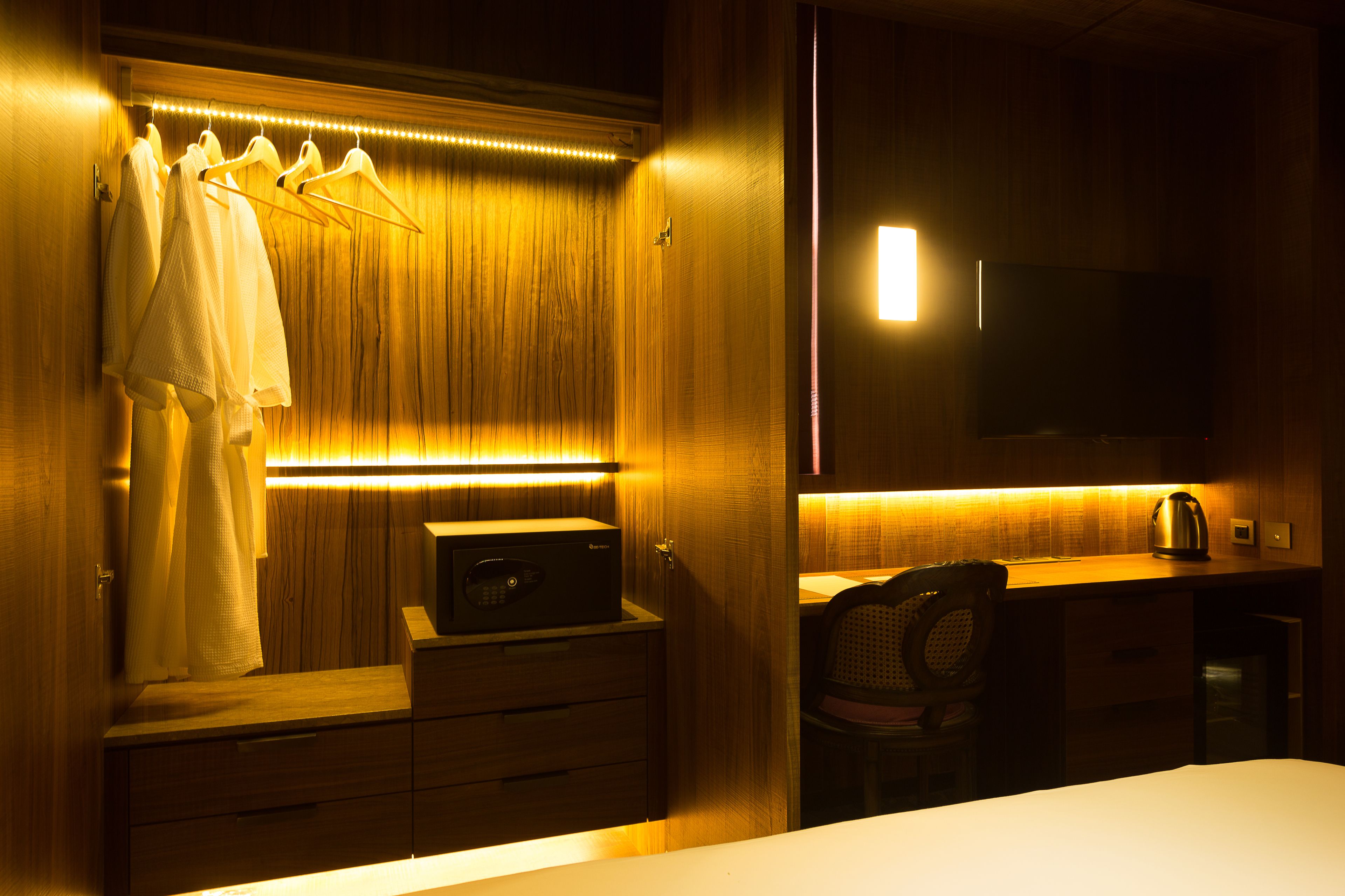 premium bedding, free minibar, in-room safe, desk