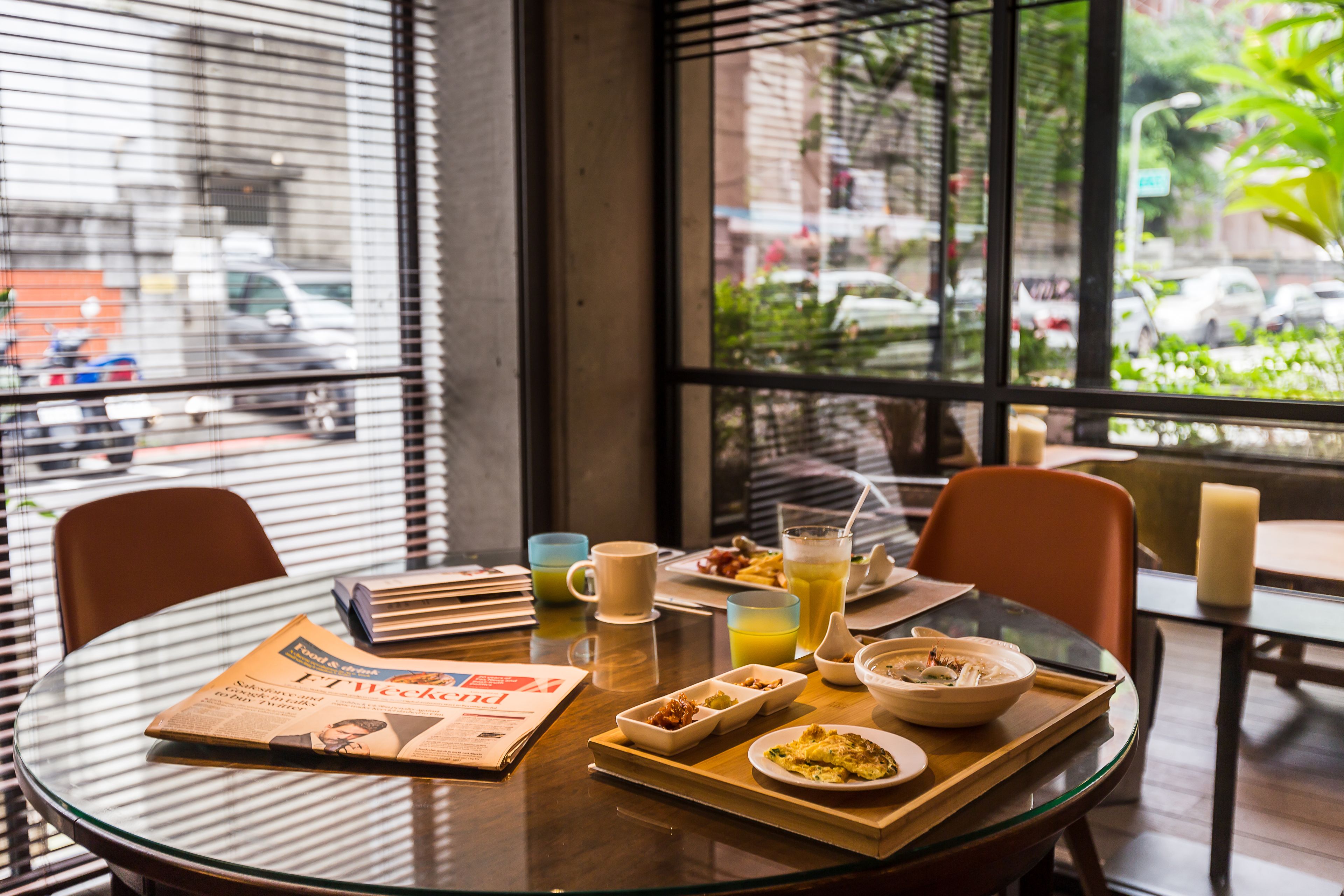 free daily full breakfast