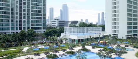 Outdoor pool, pool loungers
