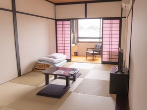 Japanese Style Room | In-room safe - Minshuku Wakatake (Nachikatsuura)