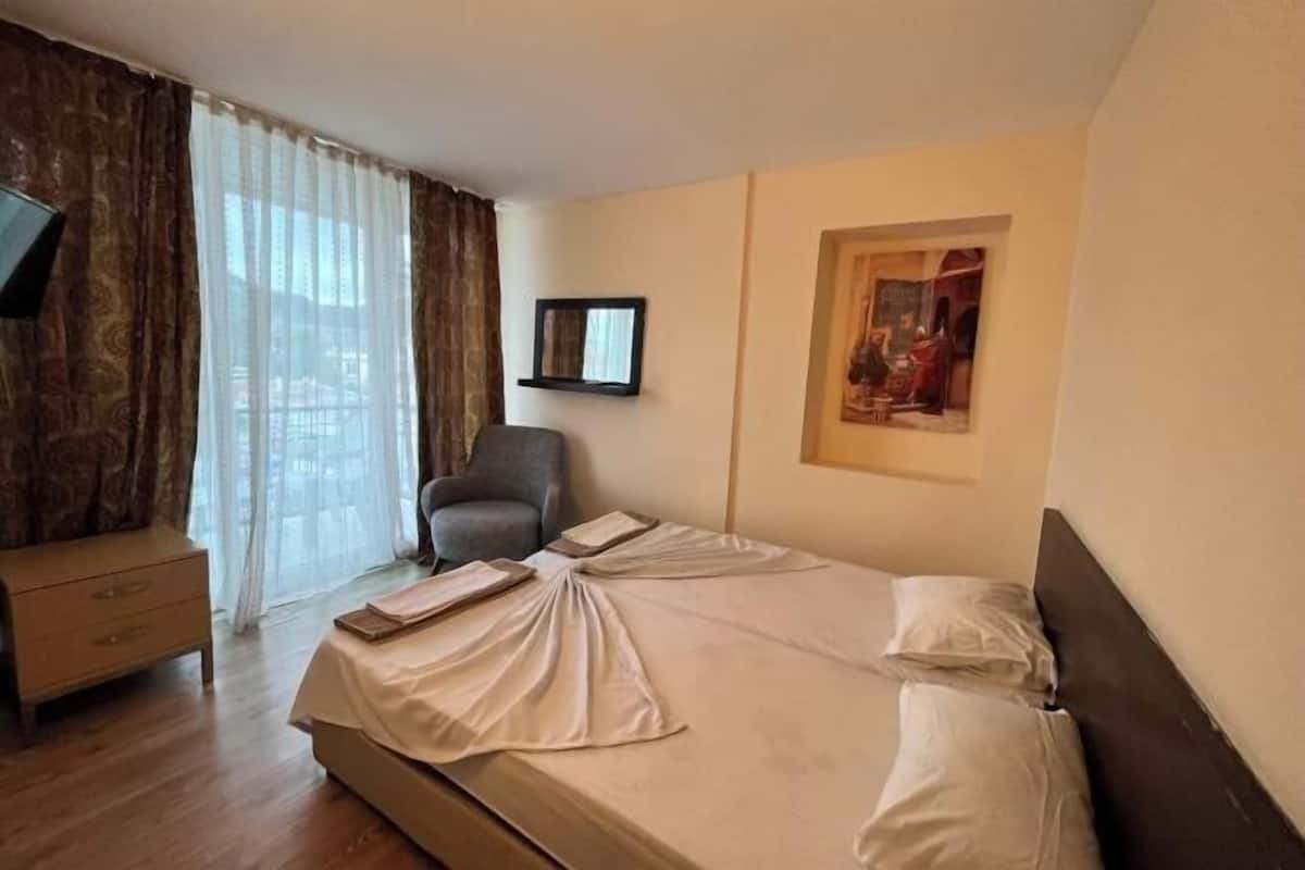 Coffres-forts dans les chambres, Wi-Fi gratuit, draps fournis