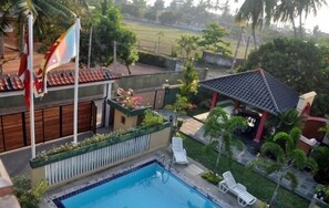 Hồ bơi ngoài trời 