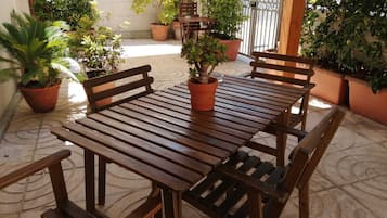 Comfort Condo, 1 Bedroom, Private Bathroom, Garden View | Pemandangan taman
