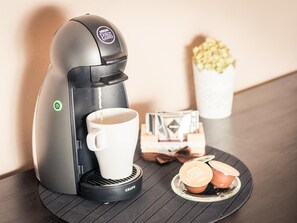 電冰箱、咖啡機/沖茶器、電熱水壺