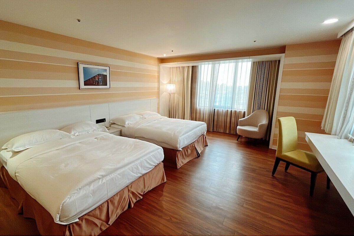 Superior Room | 1 bedroom, down comforters, laptop workspace, blackout drapes