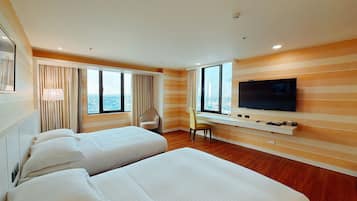 Down duvets, laptop workspace, blackout curtains, free WiFi