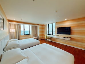 Superior Room | Down duvets, laptop workspace, blackout curtains, free WiFi - WeMeet Hotel (Pingtung)