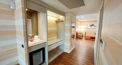 WeMeet Hotel