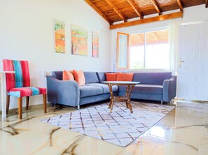 Comfort Apartment, Non Smoking, Garden View | Living area