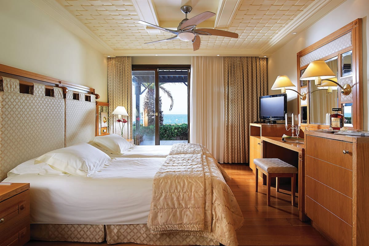 Royal Suite Sharing Pool - Seafront | 1 slaapkamer, een kluis op de kamer, geluiddichte muren, gratis wifi