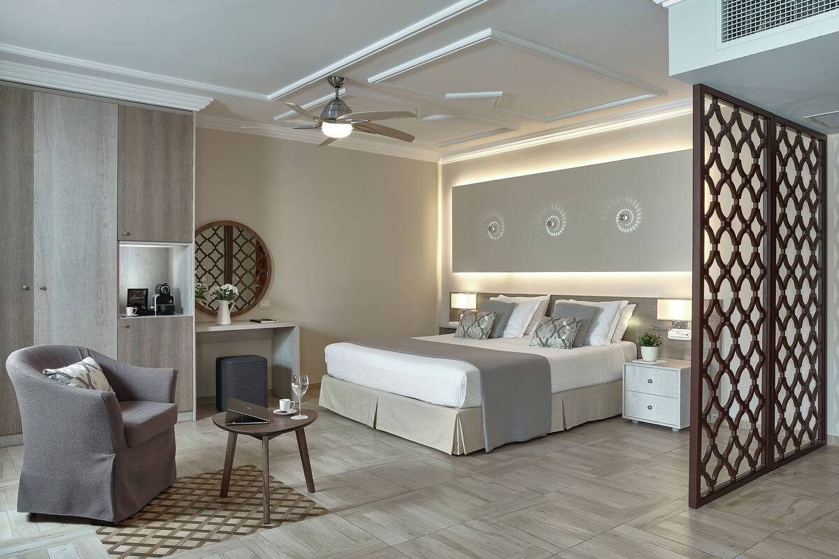 Junior Suite Sharing Pool | 1 slaapkamer, een kluis op de kamer, geluiddichte muren, gratis wifi