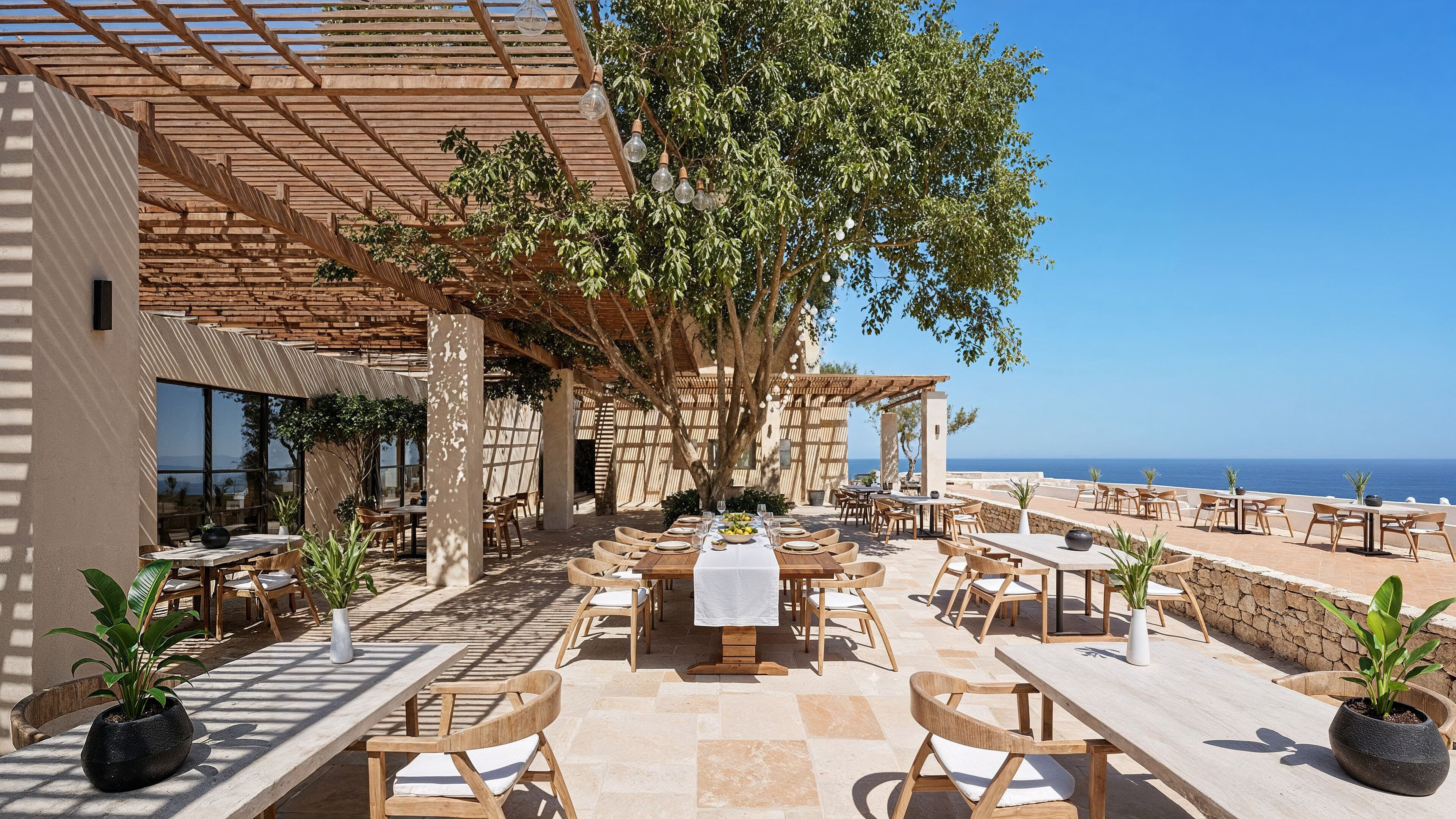 5 か所のレストラン、朝食に営業