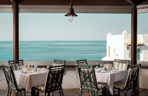 3 restaurants; lunch and dinner served  - Canvas by Mitsis Cretan Village (Hersonissos)