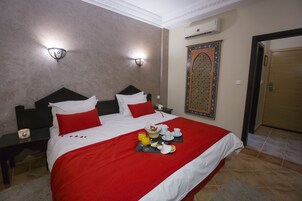 Premium bedding, in-room safe, desk, blackout drapes