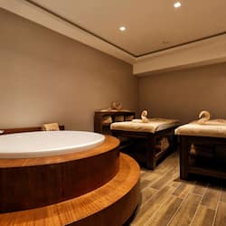 Sauna, steam room, Turkish bath, body treatments, aromatherapy