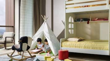 1 bedroom, premium bedding, minibar, in-room safe