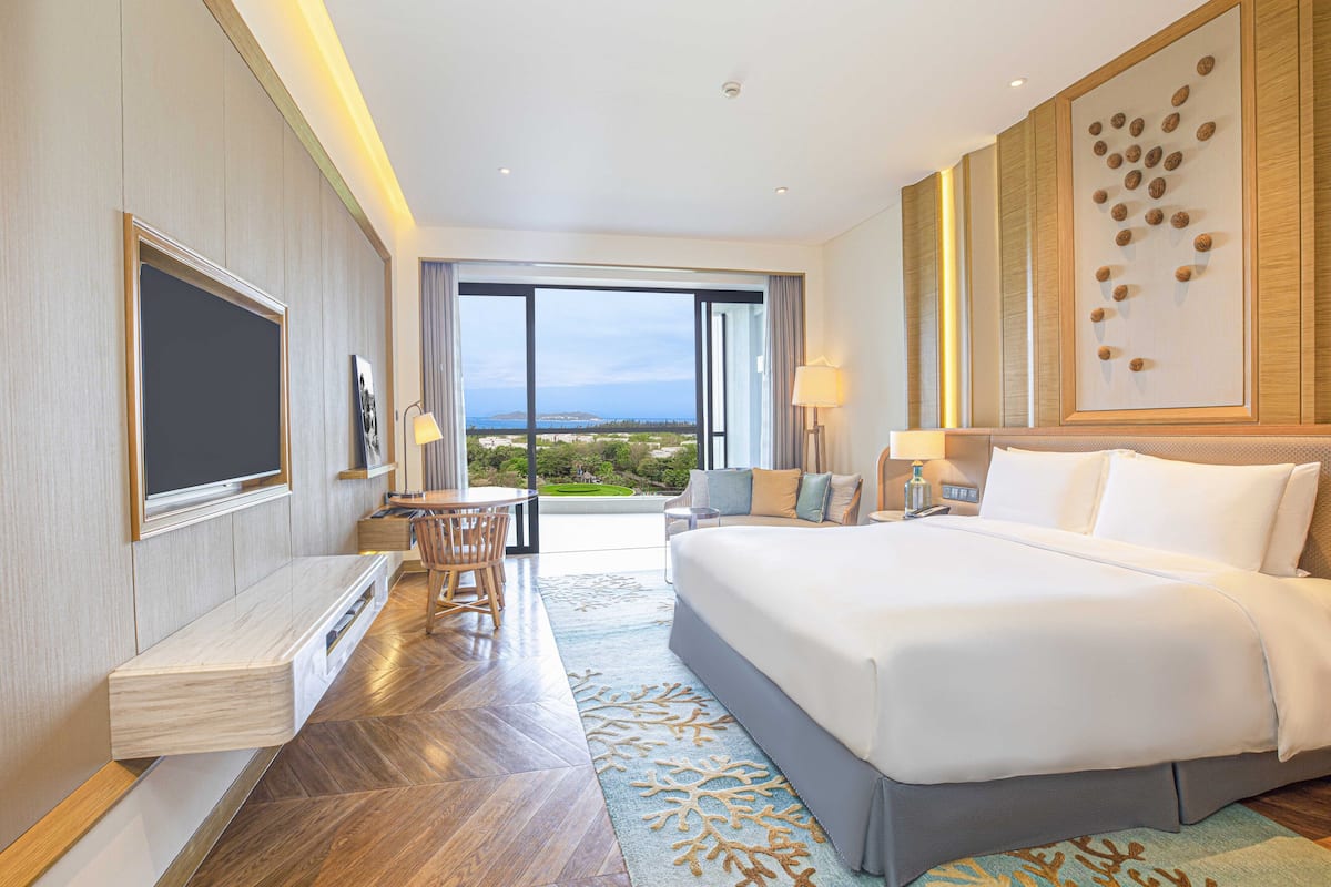 1 bedroom, premium bedding, minibar, in-room safe