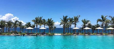 5 outdoor pools