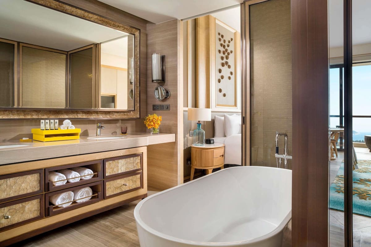 1 sovrum, sängtillbehör av högsta kvalitet och minibar