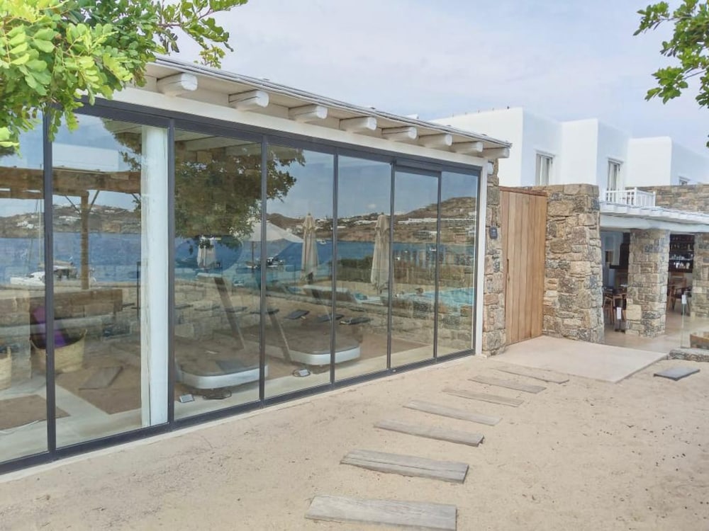 The Coast Bill&Coo by null