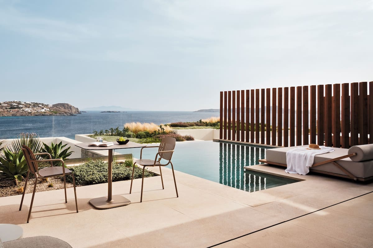 The Coast Grand Suite with Pool | Terrace/patio