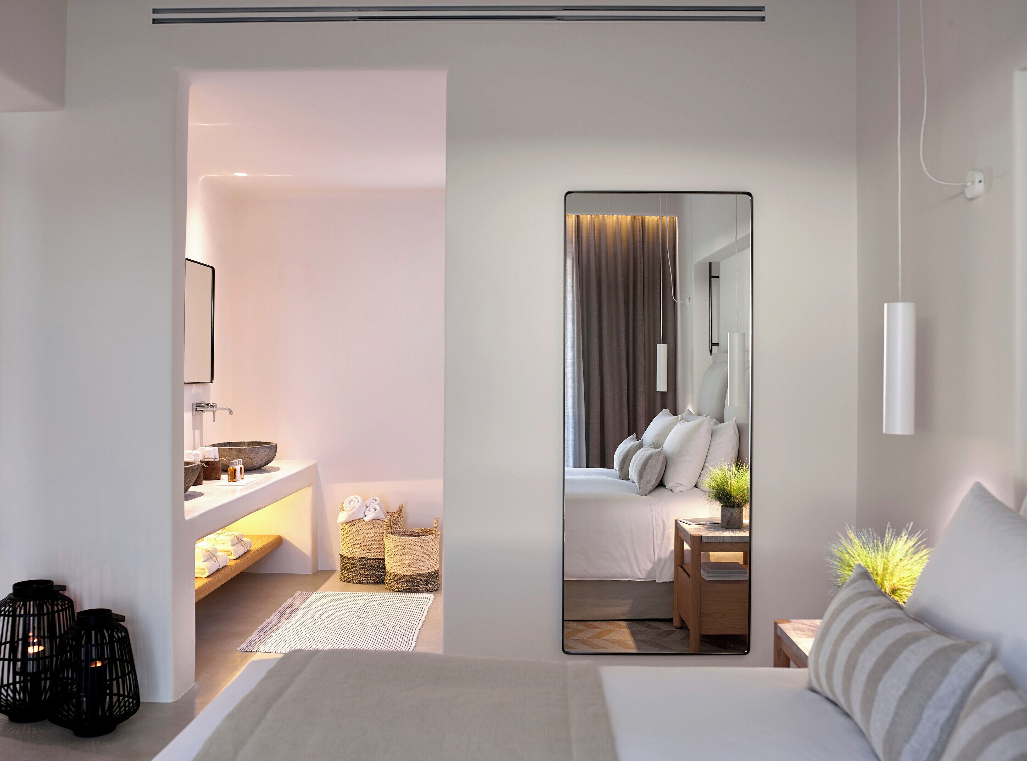 The Coast Beachfront Suite with Plunge Pool | Roupas de cama antialérgicas, edredons de pluma, frigobar