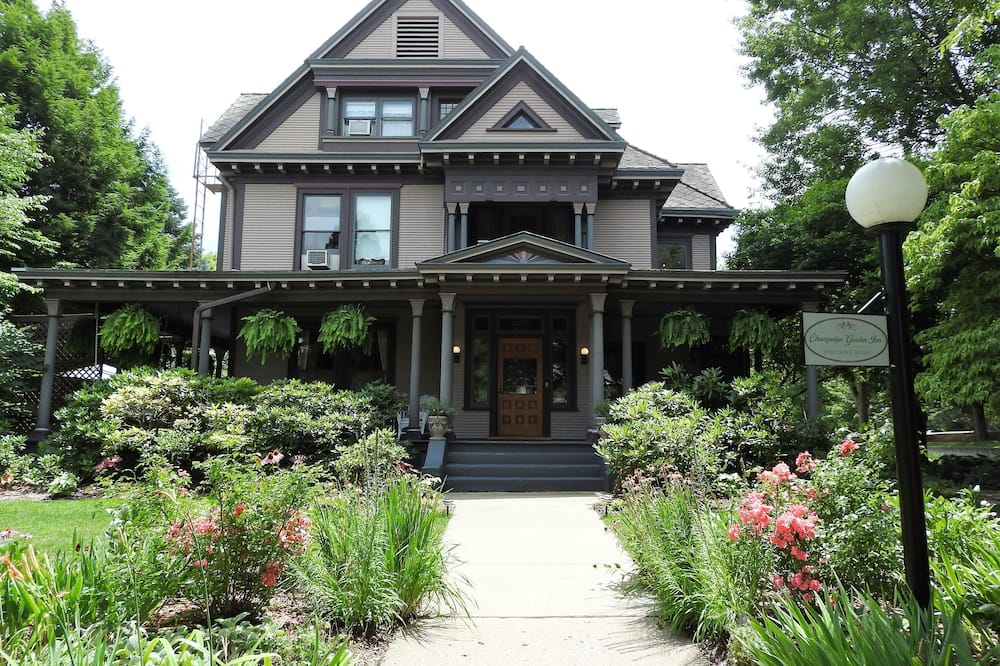 Champaign Garden Inn