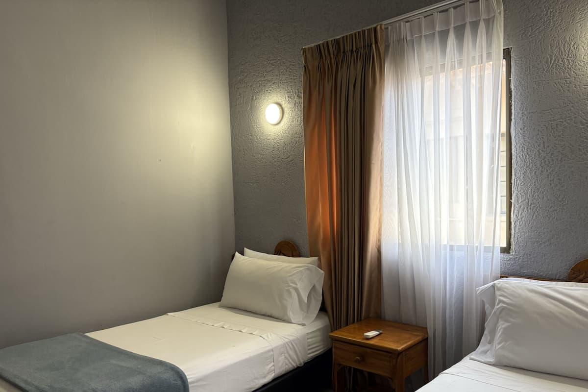Superior Triple Room, 1 Bedroom | Bed sheets