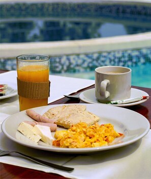 Free daily cooked-to-order breakfast
