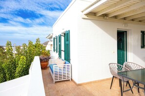 Superior Apartment (4 Persons) | Terrace/patio - Sahara Beach Apartments (Naxos)