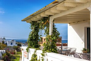 Deluxe Apartment | Terrace/patio - Sahara Beach Apartments (Naxos)