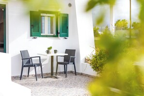 Deluxe Studio, 1 King Bed | Terrace/patio - Sahara Beach Apartments (Naxos)