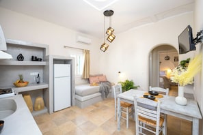 Comfort House, Multiple Beds | Private kitchen | Full-size fridge, stovetop, espresso maker, electric kettle - Sahara Beach Apartments (Naxos)