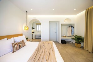 Deluxe Studio Suite | Individually decorated, individually furnished, iron/ironing board - Sahara Beach Apartments (Naxos)