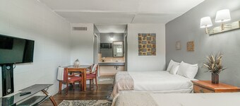 OYO Holiday Capri Motel & Rv Park