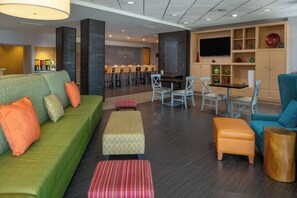 Lobby - Home2 Suites by Hilton Gulfport I-10 (Gulfport)
