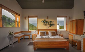 Luxury Double Room | Hypo-allergenic bedding, in-room safe, free WiFi, bed sheets - Hotel Baywatch (Unawatuna)