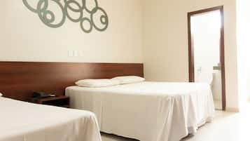 Standardværelse | Individuelt design, skrivebord, mørklægningsgardiner