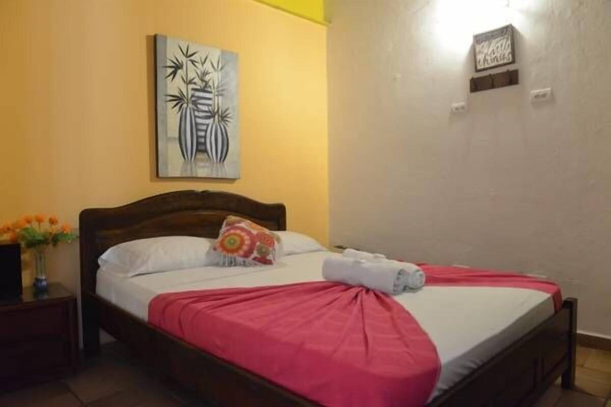 Double Room, Shared Bathroom | In-room safe, free WiFi