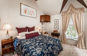 Luxury Room | Egyptian cotton sheets, premium bedding, down duvets