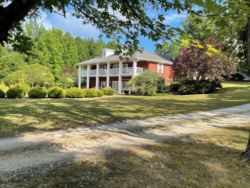 Country Music B&B Studios