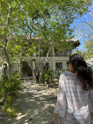 Grand suite, uitzicht op zee, aan het strand | Een minibar, een kluis op de kamer, babybedden (toeslag), gratis wifi