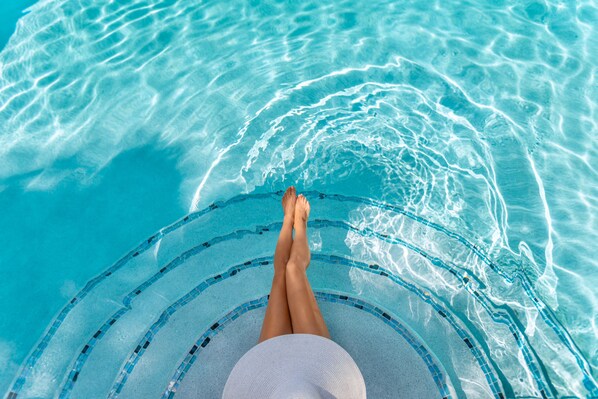 Exterior - The Oasis at Grace Bay (Providenciales)