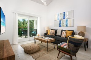 Flat-screen TV, iPad - The Oasis at Grace Bay (Providenciales)