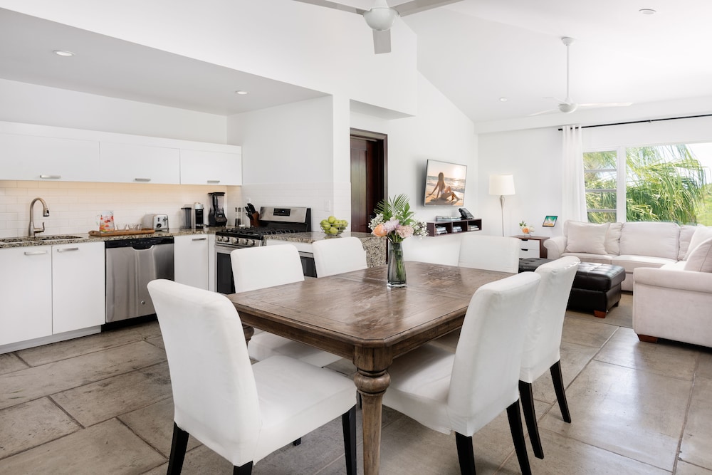 The Oasis at Grace Bay by null