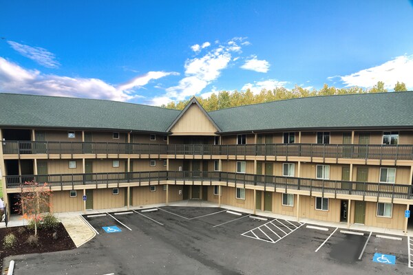 Life Northwest Rv Sites And Lodging - Harrisburg, OR