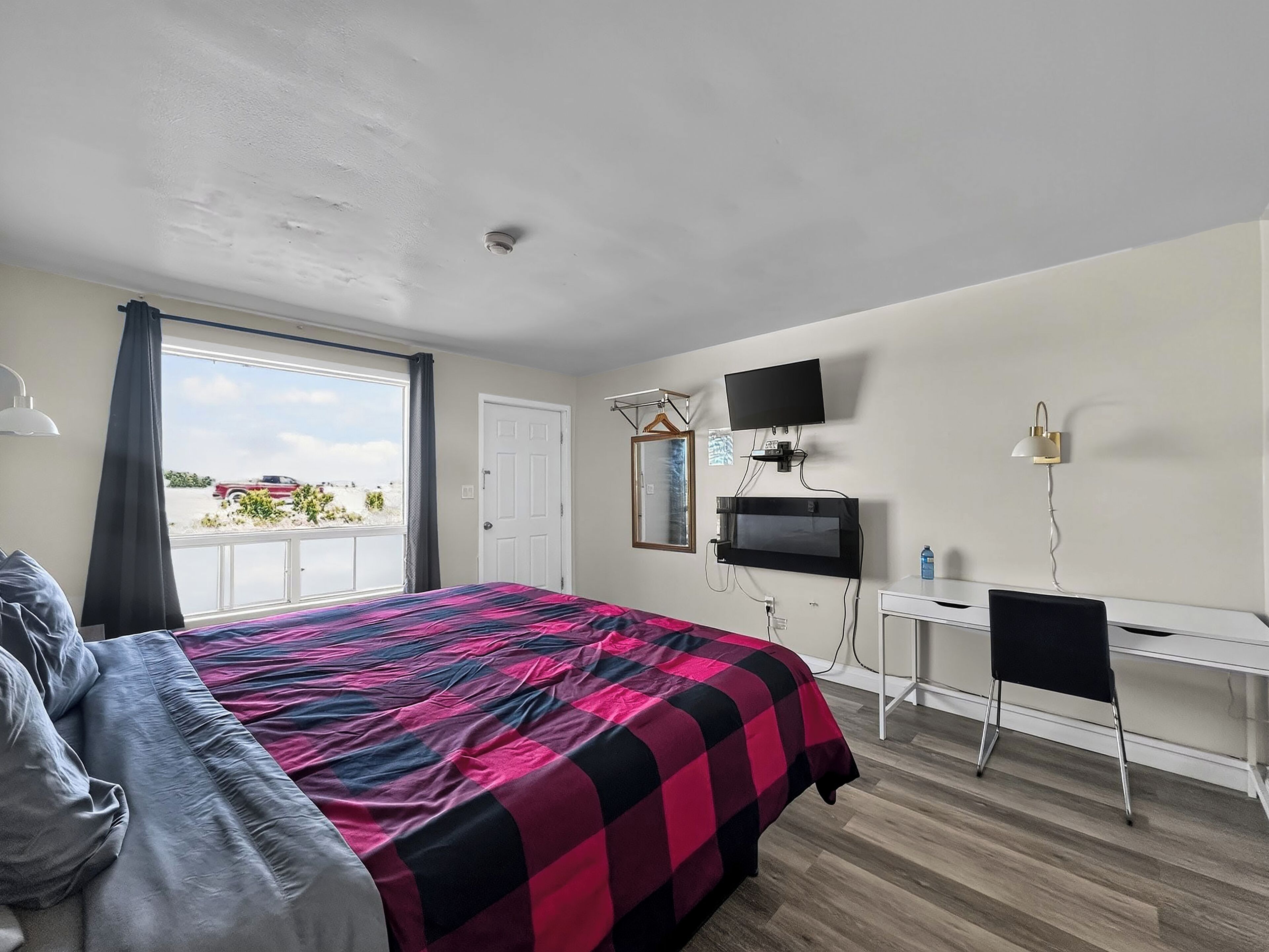 Blackout curtains, free WiFi, bed sheets
