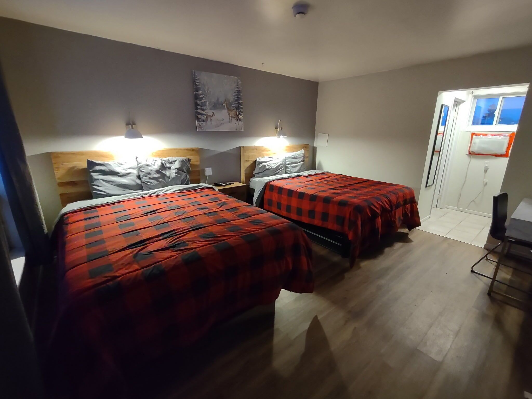 标准房, 2 张大床,  无烟房 | 遮光窗帘、免费 WiFi、床单