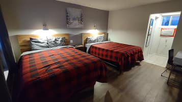 Habitación estándar, 2 camas Queen size, para no fumadores | Cortinas blackout, wifi gratis y ropa de cama